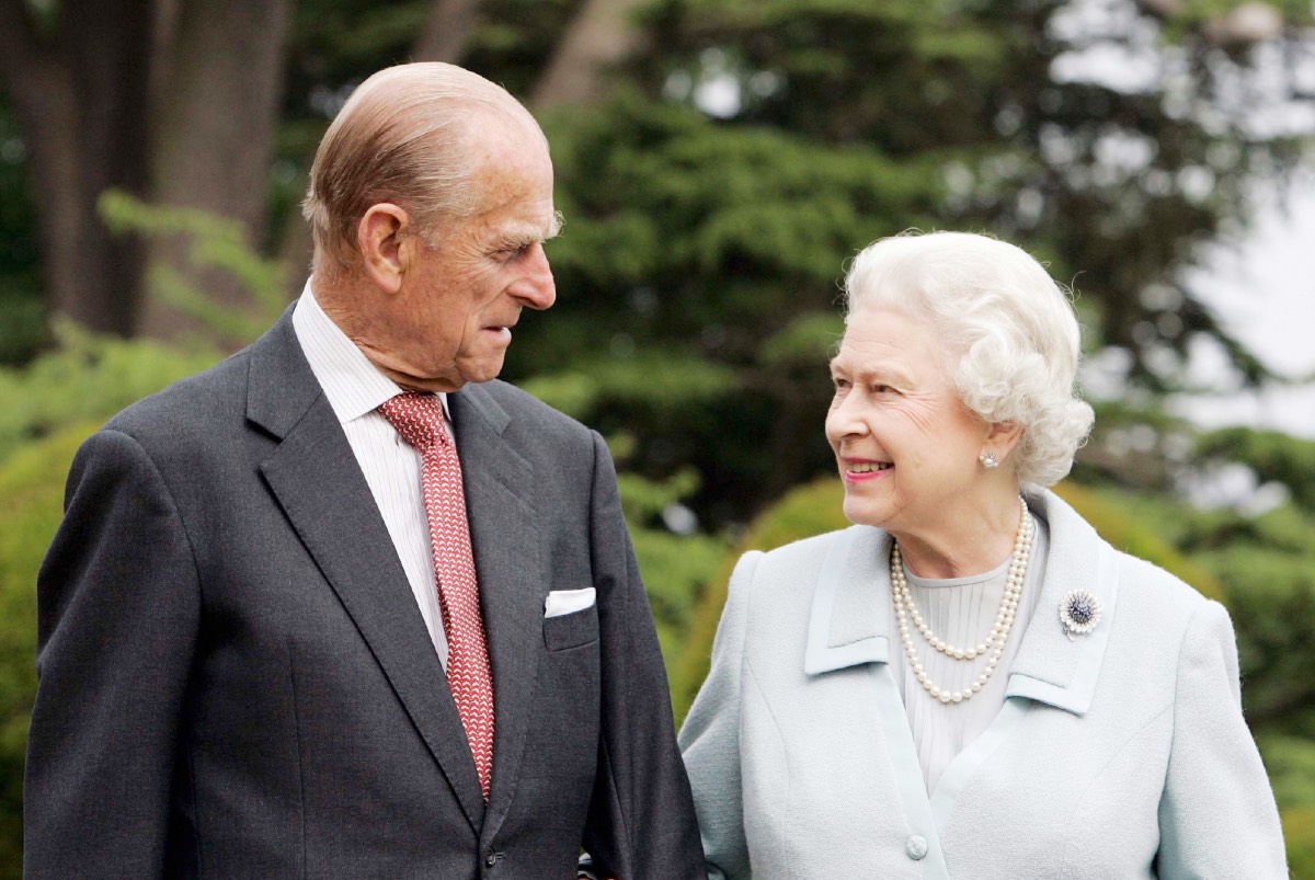 故フィリップ殿下と、故エリザベス女王 Photo: Tim Graham/Shutterstock