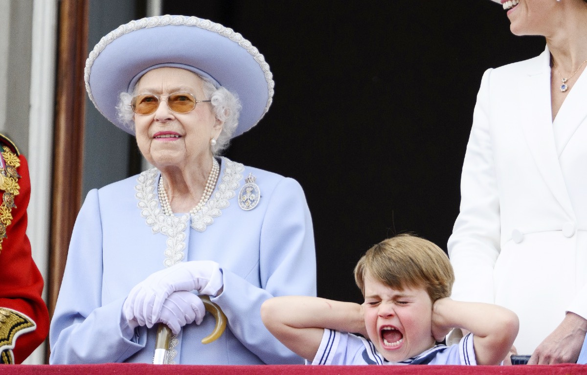 エリザベス女王と、ルイ王子 Photo: Tim Rooke/Shutterstock