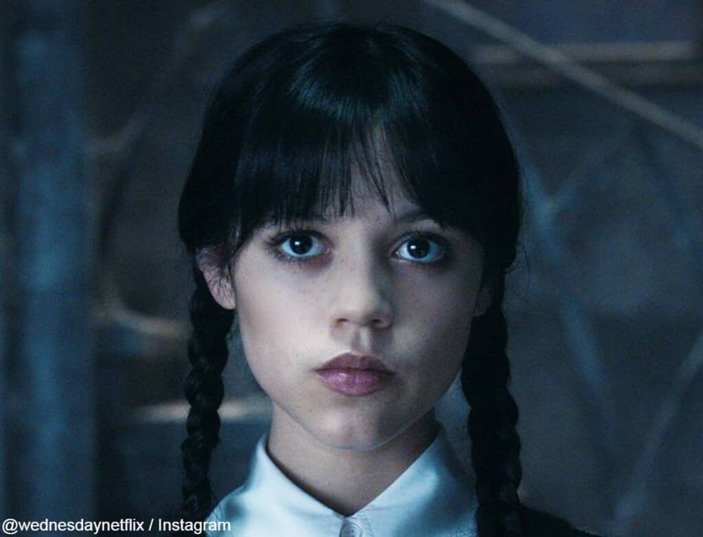 「ウェンズデー」イーニッド役エマ・マイヤーズ、人狼を演じるため撮影前にあるブートキャンプに参加していた！ 「気持ち悪すぎて忘れられない