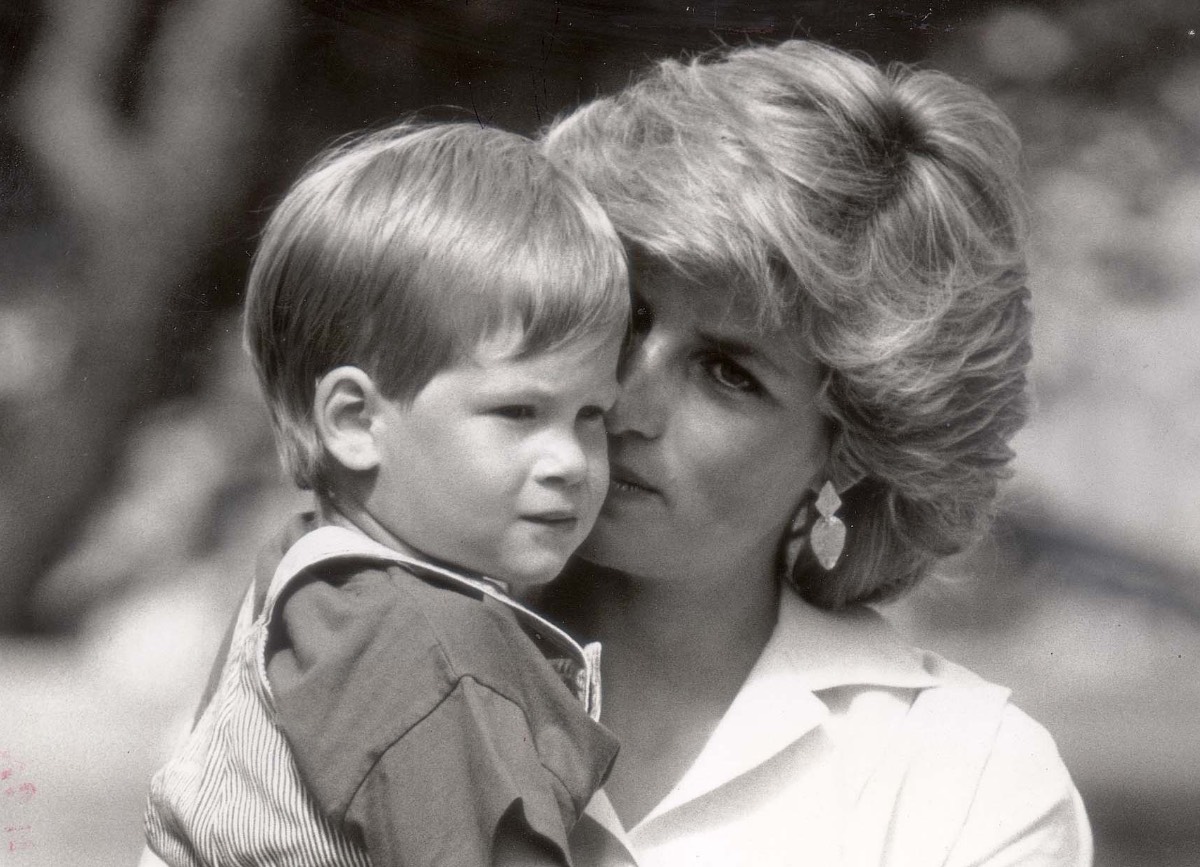 故ダイアナ元妃と、ヘンリー王子（1987年） Photo: Mike Forster/Daily Mail/Shutterstock