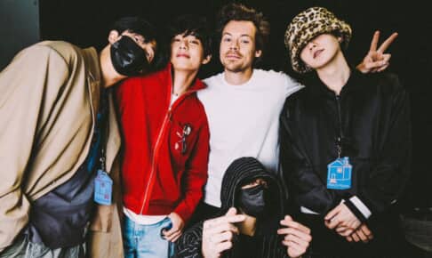 ハリー・スタイルズと、 BTSのRM、シュガ、V、ジョングク