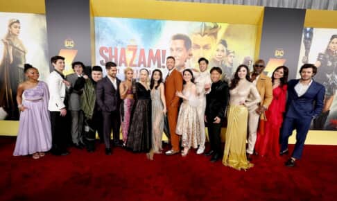 フェイス・ハーマン（ダーラ・ダドリー役）、アッシャー・エンジェル（ビリー・バットソン役）、 ジャック・ディラン・グレイザー（フレディ・フリーマン役）、ジョヴァン・アルマンド（ペドロ・ペーニャ役）、 D・J・コトローナ（スーパーペドロ役）、ミーガン・グッド（スーパーダーラ役）、ヘレン・ミレン（へスペラ役）、 レイチェル・ゼグラー（アン役）、ザッカリー・リーヴァイ（シャザム役）、ルーシー・リュー（カリプソ役）、 ロス・バトラー（スーパーユージーン役）、イアン・チェン（ユージーン・チョイ役）、 グレイス・キャロライン・カリー（メアリー・ブロムフィールド／スーパーメアリー役）、 ジャイモン・フンス―（魔術師役）、マルタ・ミランズ（ローザ役）、アダム・ブロディ（スーパーフレディ役）