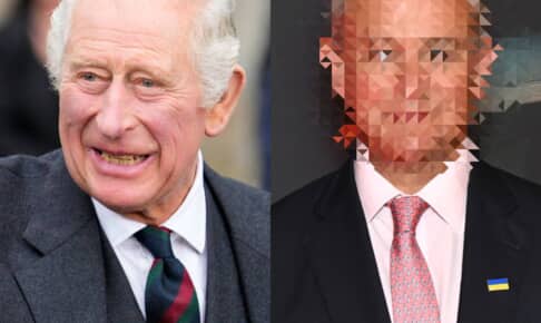 チャールズ国王とヒュー・ボネヴィル photo : David Fisher/Shutterstock