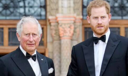 チャールズ国王と、ヘンリー王子 Photo: Tim Rooke/Shutterstock