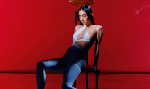 リナ・サワヤマ ©Thurstan Redding