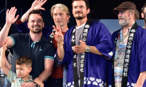 （左から）ダニエル・ローガン、マッツ・ミケルセン、オーランド・ブルーム、マイケル・ルーカー (c)tvgroove