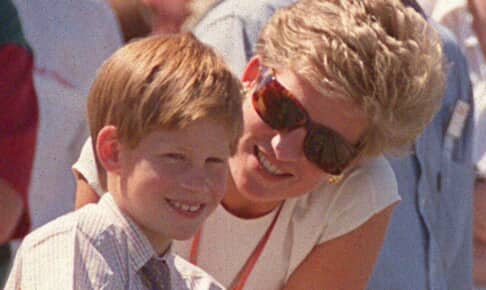 ヘンリー王子と故ダイアナ妃（1994年） Photo: Paul Greaves/Shutterstock