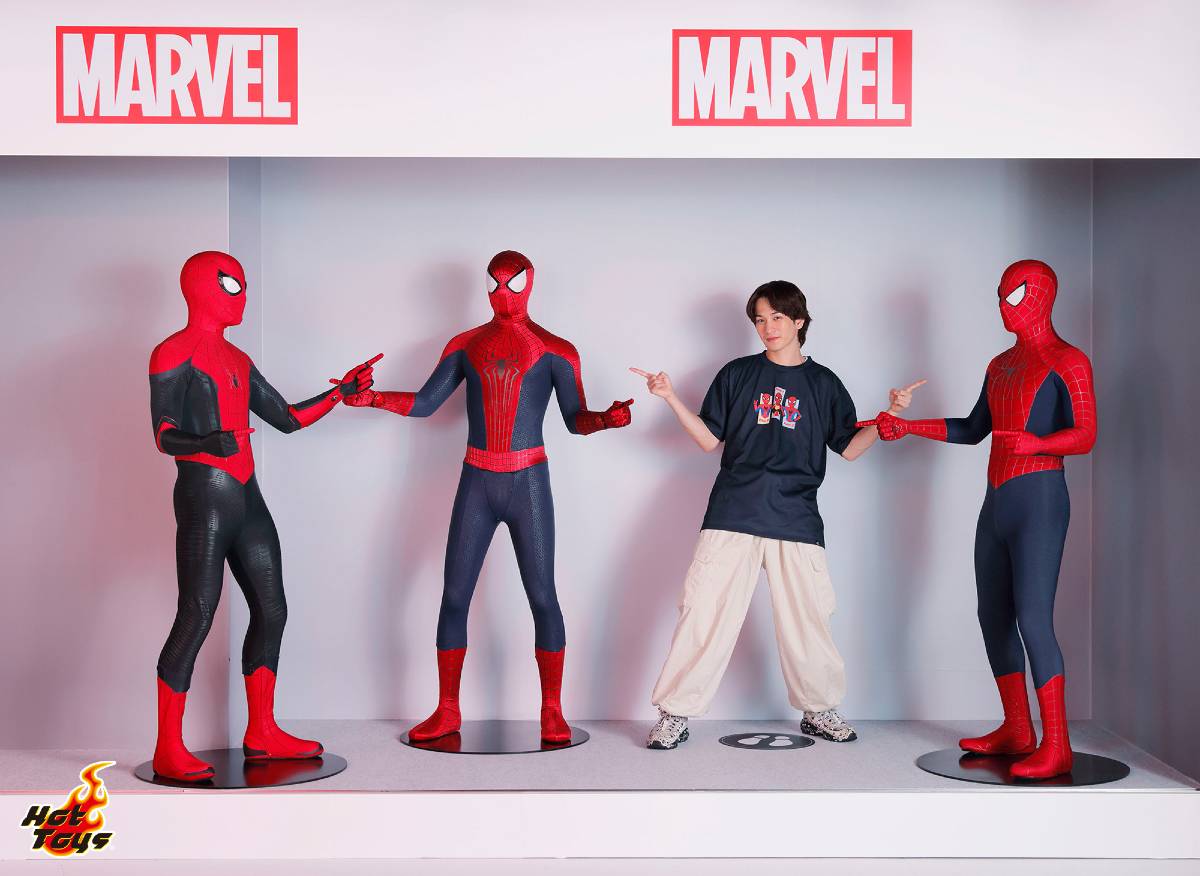 等身大のスパイダーマンと写真が撮れるフォトスポット