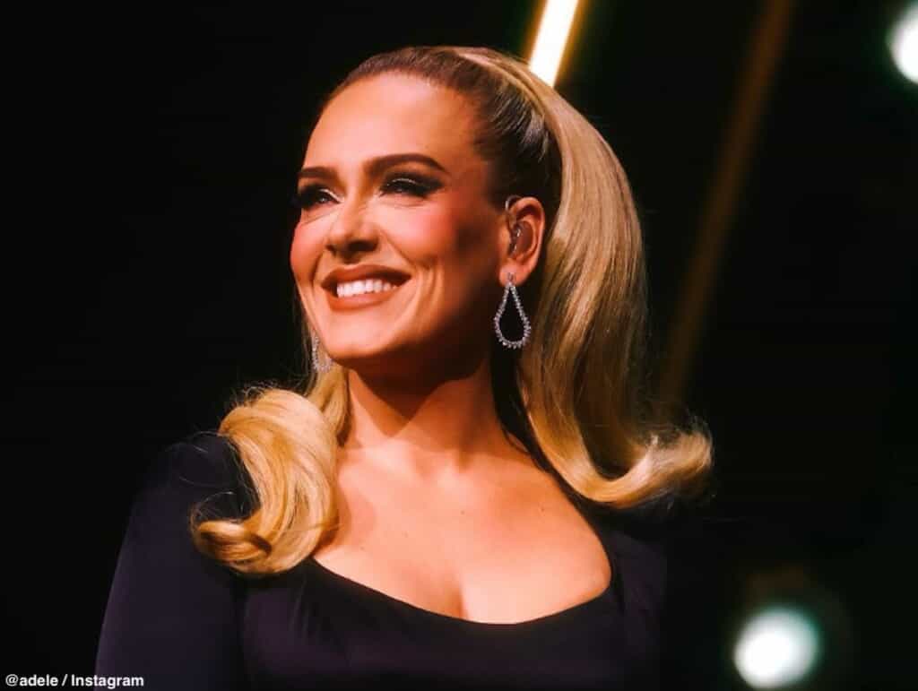 アデル、すぐにでも赤ちゃんがほしい願望を明かす！ 赤ちゃんの名前リストも作成中「気に入った名前を見るたび、携帯にメモしてるわ」[動画あり