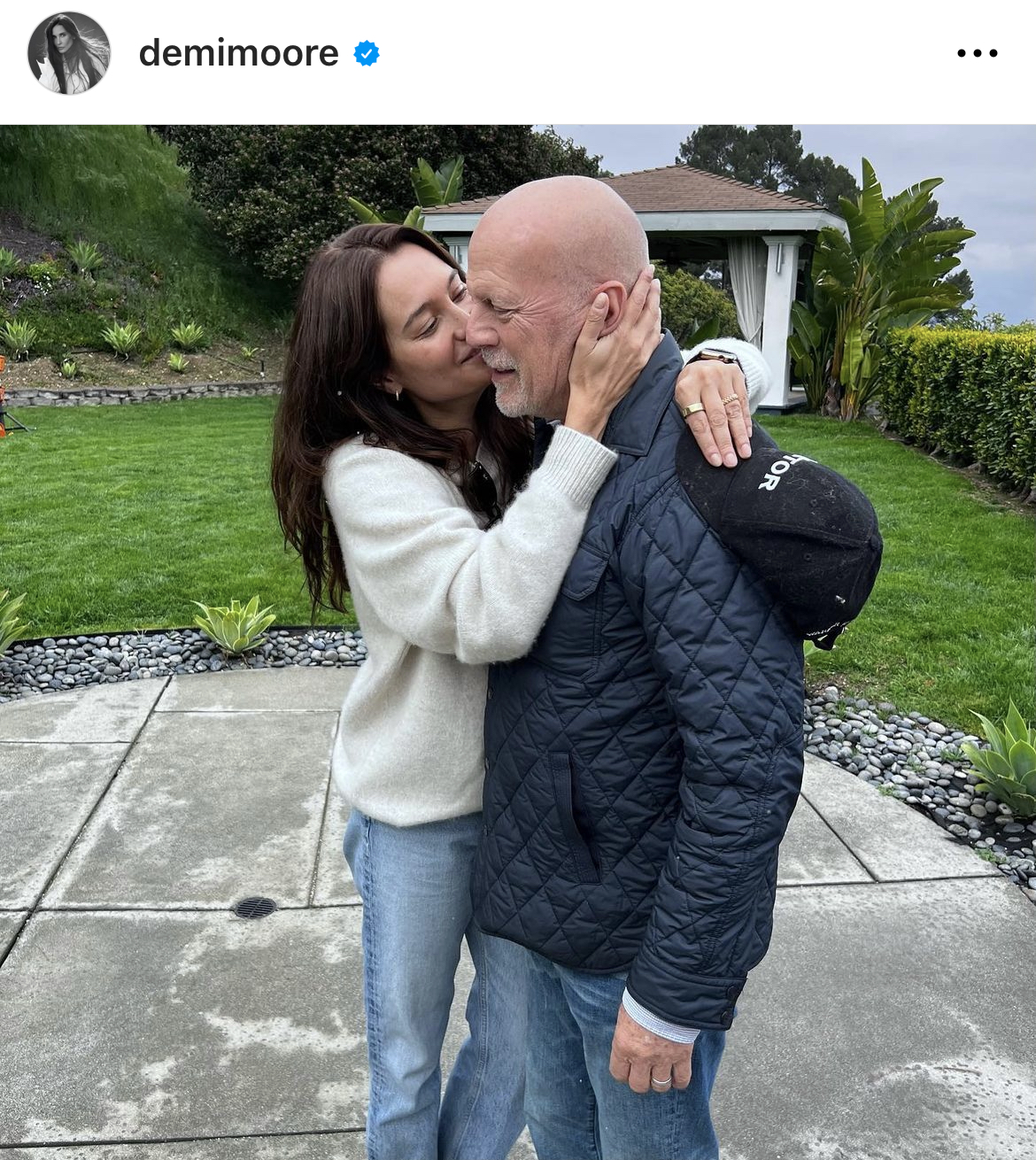 3月には元妻のデミ・ムーアから誕生日を祝う投稿をされていたブルース・ウィリス（@demimoore / Instagram）