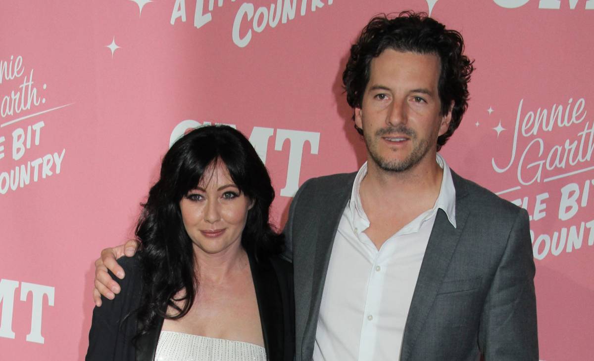 シャナン・ドハーティ（左）、カート・イスワリエンコ（右）2012年撮影